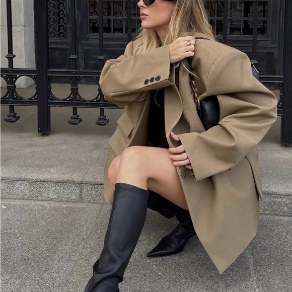 The Frankie Shop TANSY OVERSIZED BLAZER - BEIGE - Picture 3 of 10